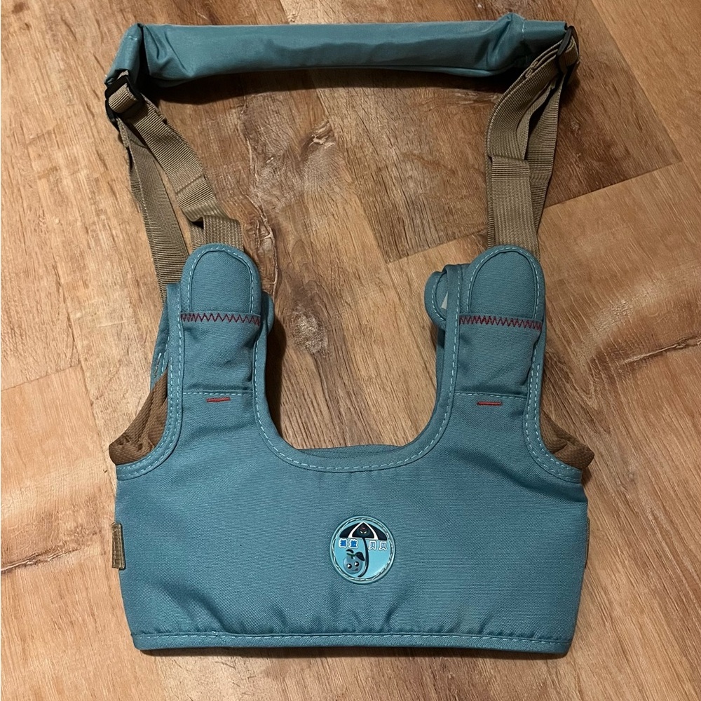 Teal and Beige Walking Harness Functional Design